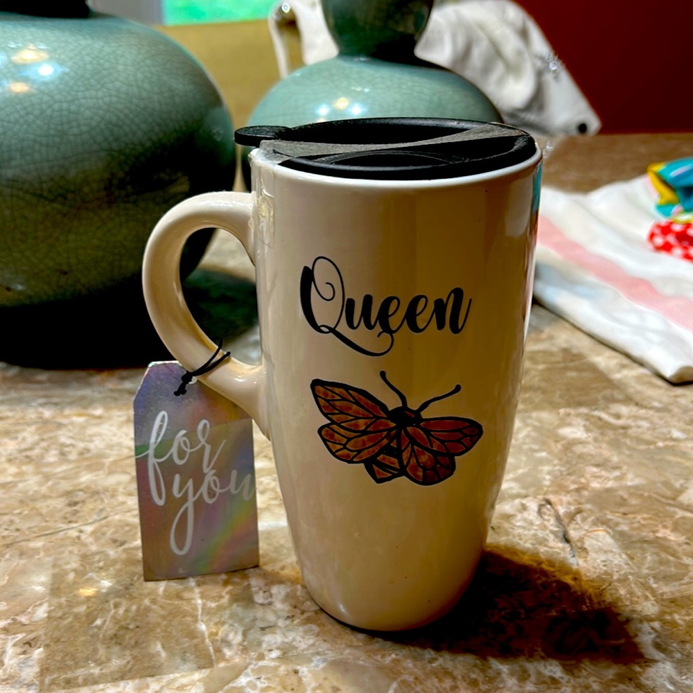 Coffee mug with lid